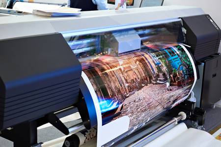 93389972-big-rolling-plotter-in-work